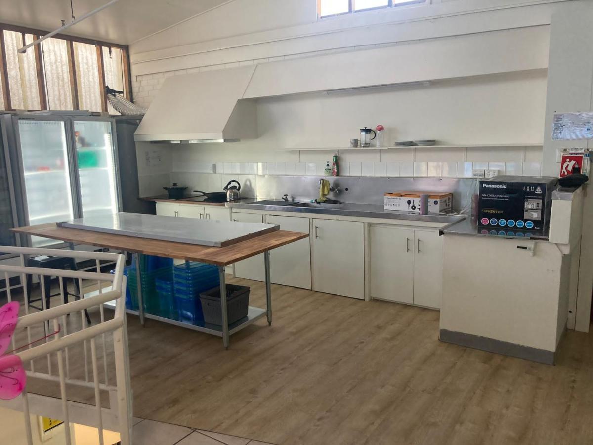 The Espy Hostel Cairns Bagian luar foto