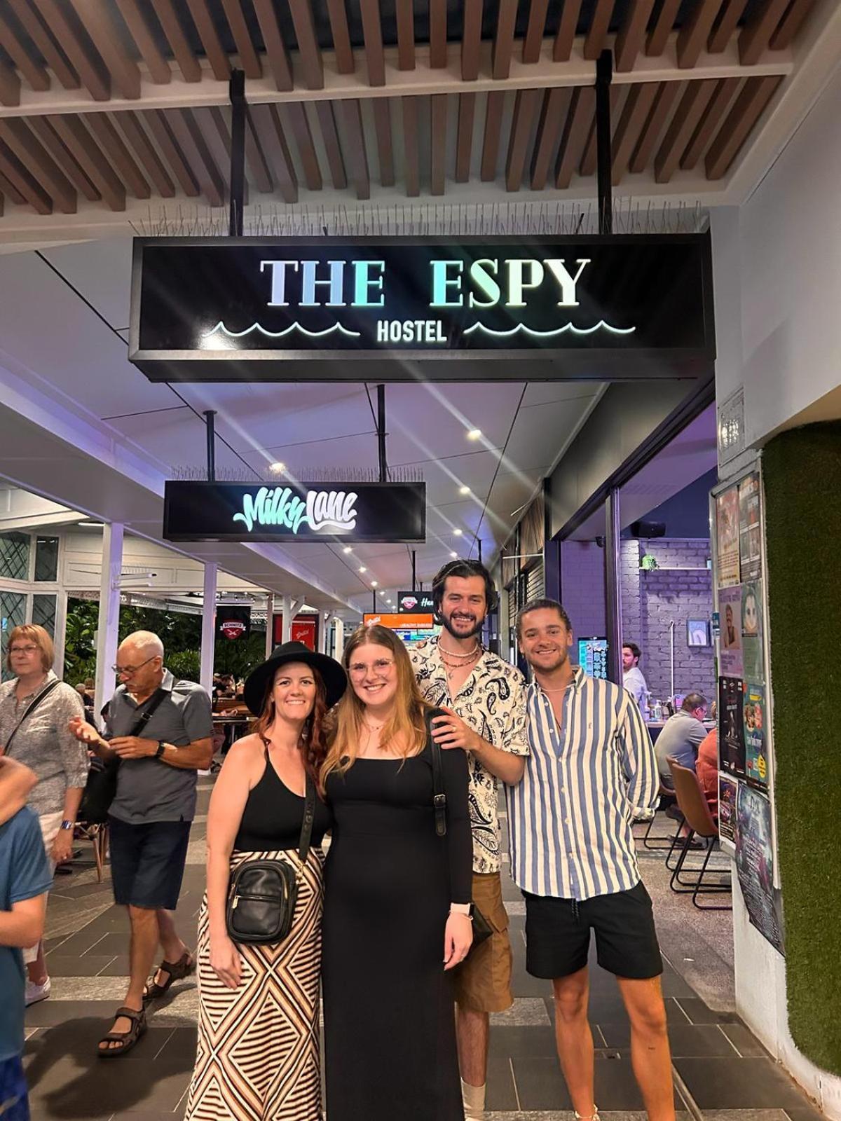 The Espy Hostel Cairns Bagian luar foto